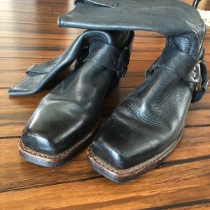 Frye boots Size 9 women’s. Great condition.